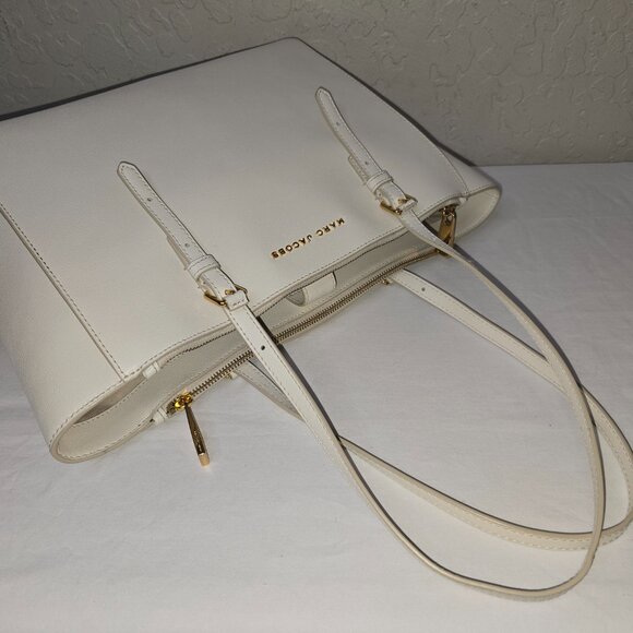 Marc Jacobs The Commuter Tote In Ivory Leather / Gold Hardware M0016410 - Picture 16 of 16